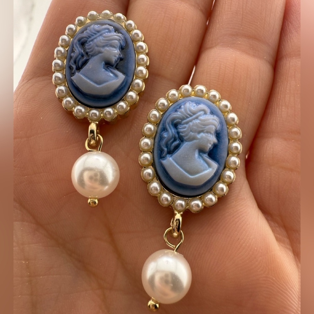 Victoria vintage gold color Blue oval Cameo Pearl Drop Earrings - Picture 5 of 10